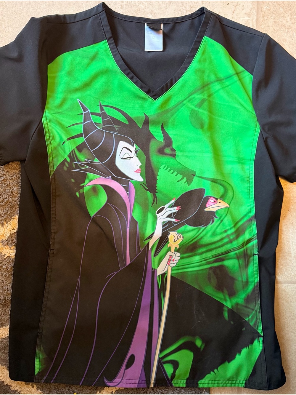 Disney women’s size medium Green & Black Maleficent nursing scrub top!